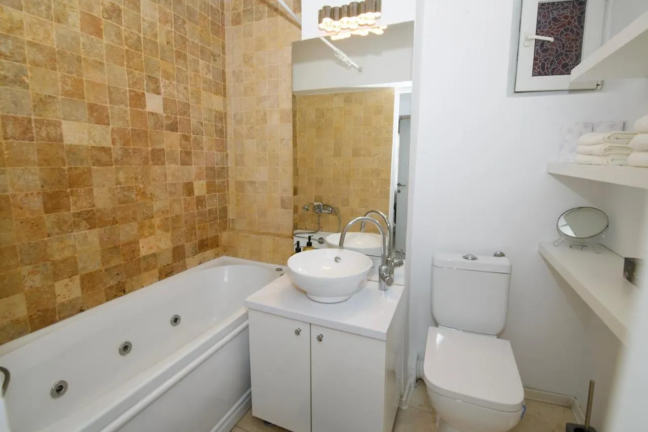 Musical Apartament Apartment Bucharest